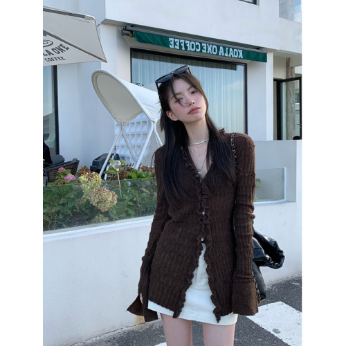 復古木耳邊V領長袖針織開衫女秋季2025新款時尚百搭修身咖色上衣