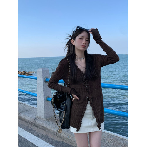 復古木耳邊V領長袖針織開衫女秋季2025新款時尚百搭修身咖色上衣