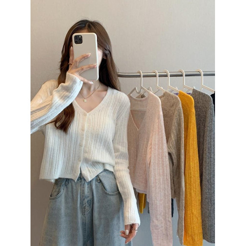 秋冬v領打底衫女內搭設計感小衆針織衫法式別致短款上衣外套開衫 秋冬v領打底衫女內搭設計感小衆針織衫法式別致短款上衣外套開衫