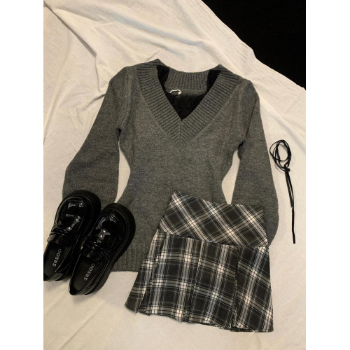 韓系古著感V領毛衣女秋冬2025新款灰色收腰修身顯瘦軟糯針織上衣 韓系古著感V領毛衣女秋冬2025新款灰色收腰修身顯瘦軟糯針織上衣