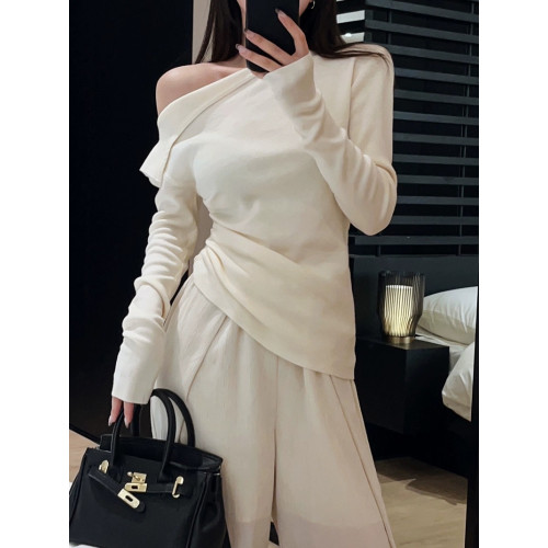 性感斜領針織衫女秋冬不規則設計感毛衣一字露肩修身收腰好看上衣