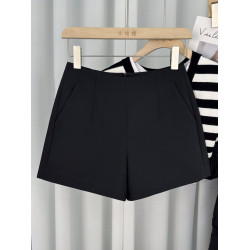 春季黑色西裝短褲女2025新款春秋高腰顯瘦顯腿長百搭外穿a字靴褲