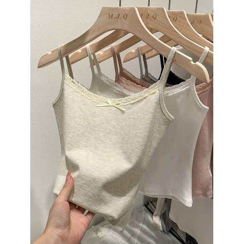 白色蕾絲拼接吊帶小背心女夏季度假內搭2025早春新款純欲短款上衣