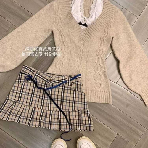 黑色收腰v領毛衣女秋季設計感針織上衣 黑色收腰v領毛衣女秋季設計感針織上衣