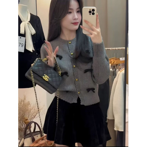 小香風氣質顯瘦蝴蝶結毛衣開衫女冬季新款溫柔風甜美百搭短款上衣 小香風氣質顯瘦蝴蝶結毛衣開衫女冬季新款溫柔風甜美百搭短款上衣