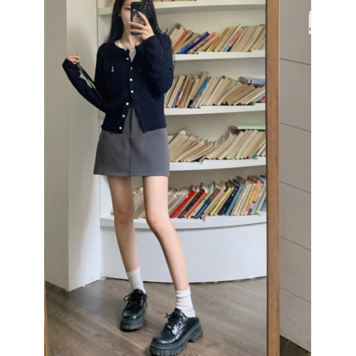 藏藍色刺綉針織開衫女早秋外搭修身顯瘦正肩毛衣外套韓系短款上衣 藏藍色刺綉針織開衫女早秋外搭修身顯瘦正肩毛衣外套韓系短款上衣