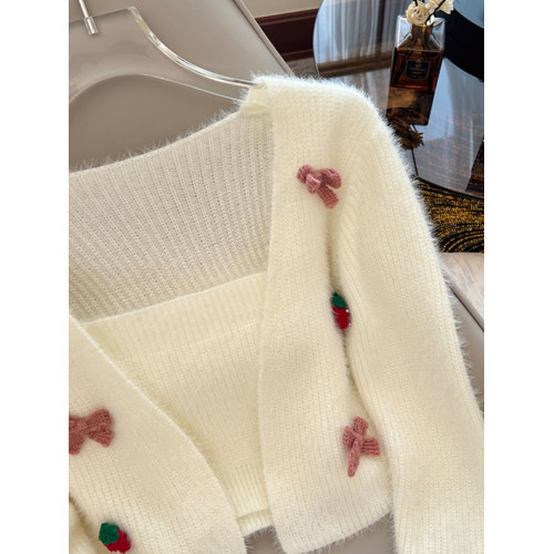 早秋款立體裝飾針織開衫吊帶套裝女早秋季新款長袖短款兩件套上衣 早秋款立體裝飾針織開衫吊帶套裝女早秋季新款長袖短款兩件套上衣