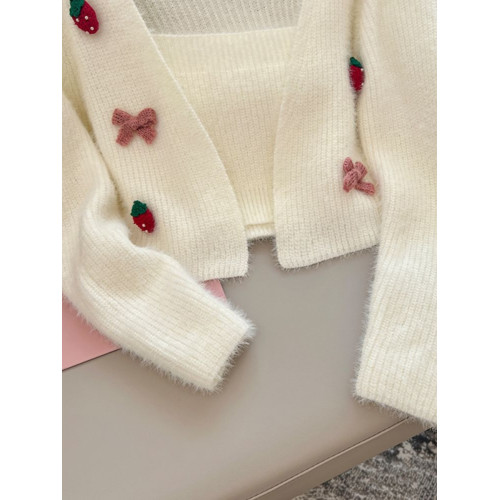 早秋款立體裝飾針織開衫吊帶套裝女早秋季新款長袖短款兩件套上衣 早秋款立體裝飾針織開衫吊帶套裝女早秋季新款長袖短款兩件套上衣