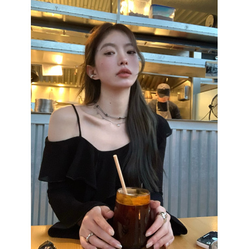 早秋新款黑色一字肩氣質長袖t恤女高級露肩設計感吊帶chic上衣女 早秋新款黑色一字肩氣質長袖t恤女高級露肩設計感吊帶chic上衣女
