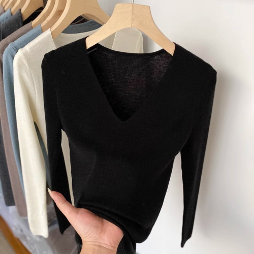 秋季V領羊毛內搭針織衫女修身細針氣質軟糯打底衫長袖雞心領毛衣 秋季V領羊毛內搭針織衫女修身細針氣質軟糯打底衫長袖雞心領毛衣