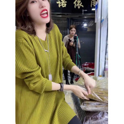 V領中長款遮屁股大版毛衣女秋冬內搭寬松洋氣長版大款針織打底衫