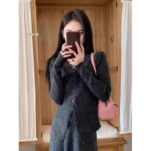 兩件套設計感v領流蘇單排釦修身針織開衫半身長裙套裝氣質女秋冬 兩件套設計感v領流蘇單排釦修身針織開衫半身長裙套裝氣質女秋冬