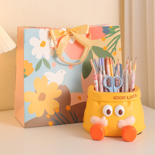 可愛卡通紙袋收納擺件大容量筆筒辦公室工位桌面裝飾創意生日禮物 可愛卡通紙袋收納擺件大容量筆筒辦公室工位桌面裝飾創意生日禮物