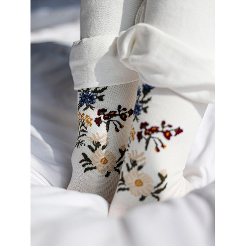 beeff “植物系-花朵” 花卉圖案中筒襪 壓力襪瘦腿 無骨 day設計