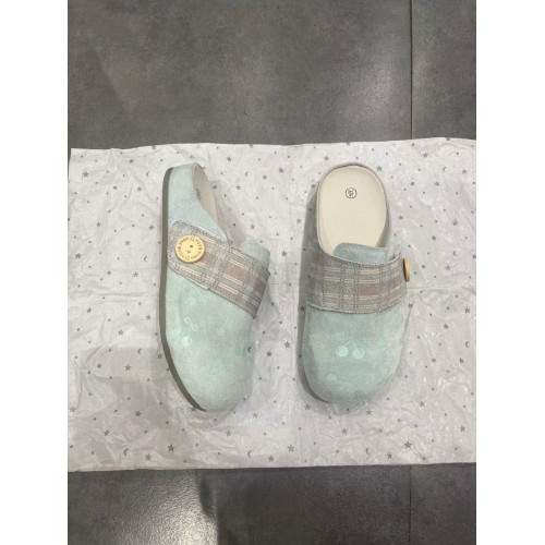 秋冬氛圍感的神!真的好適合通勤~印花紐釦軟糯舒適跟腳百搭勃肯鞋 秋冬氛圍感的神!真的好適合通勤~印花紐釦軟糯舒適跟腳百搭勃肯鞋