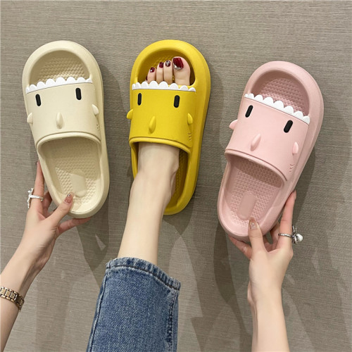 踩屎感居家可愛鯊魚拖鞋女夏時尚外穿厚底室內卡通防滑沙灘涼拖鞋 踩屎感居家可愛鯊魚拖鞋女夏時尚外穿厚底室內卡通防滑沙灘涼拖鞋