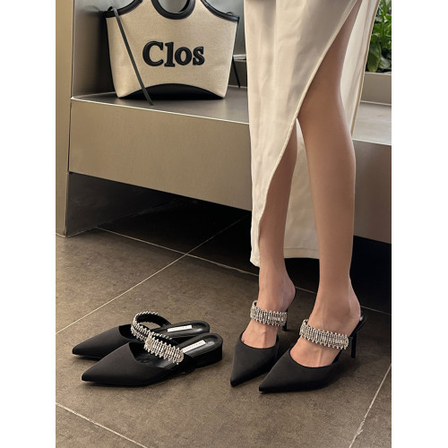 林再琳~夏日女主 黑色水鑽高跟鞋細跟尖包頭穆勒半拖外穿涼鞋粗跟 林再琳~夏日女主 黑色水鑽高跟鞋細跟尖包頭穆勒半拖外穿涼鞋粗跟