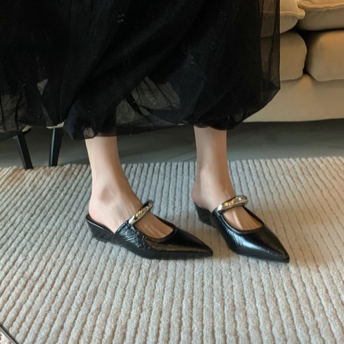 牛皮版~法式尖頭坡跟金屬釦一字帶包頭半拖鞋女外穿一腳蹬穆勒鞋