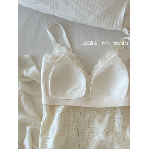 法法的蕾絲保暖背心 加棉抗靜電常呵護自帶胸墊親膚磨毛秋冬吊帶 法法的蕾絲保暖背心 加棉抗靜電常呵護自帶胸墊親膚磨毛秋冬吊帶