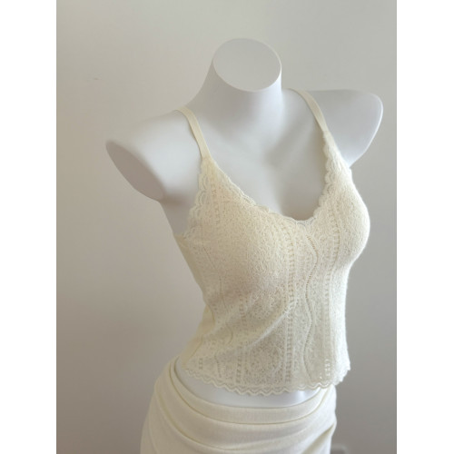 法法的蕾絲保暖背心 加棉抗靜電常呵護自帶胸墊親膚磨毛秋冬吊帶 法法的蕾絲保暖背心 加棉抗靜電常呵護自帶胸墊親膚磨毛秋冬吊帶