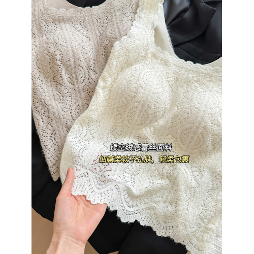 法式蕾絲秋冬吊帶背心女內搭帶胸墊一體式保暖內衣打底上衣顯瘦 法式蕾絲秋冬吊帶背心女內搭帶胸墊一體式保暖內衣打底上衣顯瘦