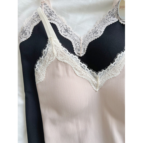 Kbra秋冬磨毛保暖蕾絲深V吊帶背心女帶胸墊聚攏內搭外穿打底上衣 Kbra秋冬磨毛保暖蕾絲深V吊帶背心女帶胸墊聚攏內搭外穿打底上衣