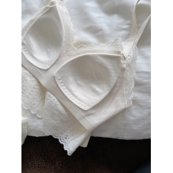 Kbra法式蕾絲保暖背心女2025新款秋冬季帶胸墊吊帶內搭外穿打底衫