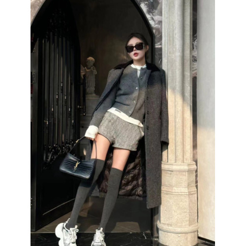 灰色針織開衫短款毛衣外套女秋冬季新款洋氣獨特寬松慵懶軟糯上衣