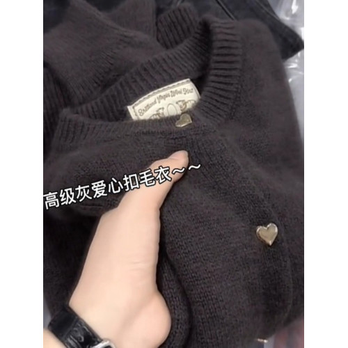 廣州十三行復古浣熊絨軟糯灰色愛心釦毛衣外套女秋冬慵懶針織開衫