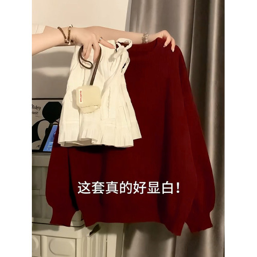 早秋新年穿搭紅色毛衣女秋冬2025新款慵懶高級感露肩針織內搭上衣