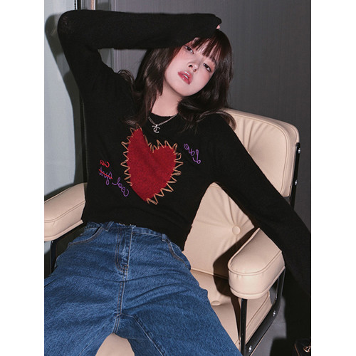 甜酷辣妹愛心刺綉上衣黑色毛衣女套頭圓領秋冬內搭打底針織衫短款
