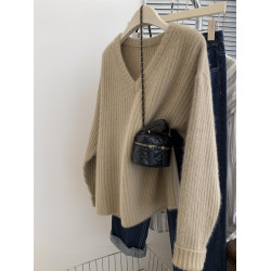 早秋藍色v領浣熊絨毛衣女秋冬寬松慵懶風高級感小個子內搭針織衫