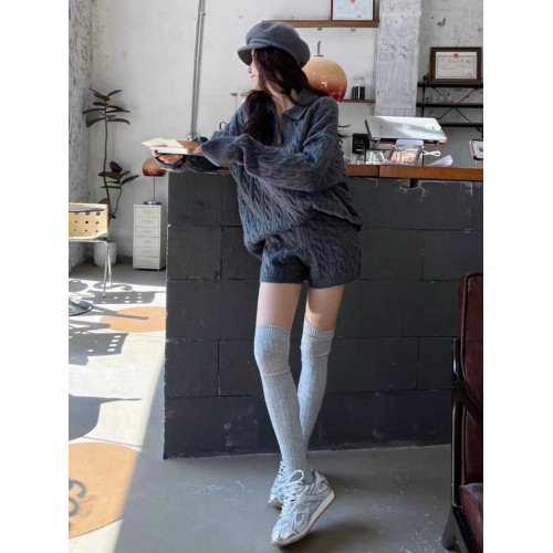 美式復古麻花V領時尚套裝2025早秋新款寬松慵懶風套頭針織兩件套 美式復古麻花V領時尚套裝2025早秋新款寬松慵懶風套頭針織兩件套