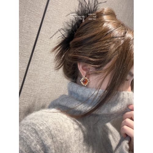 高級感黑色短款高領毛衣女套頭秋冬外穿內搭寬松慵懶軟糯針織上衣 高級感黑色短款高領毛衣女套頭秋冬外穿內搭寬松慵懶軟糯針織上衣