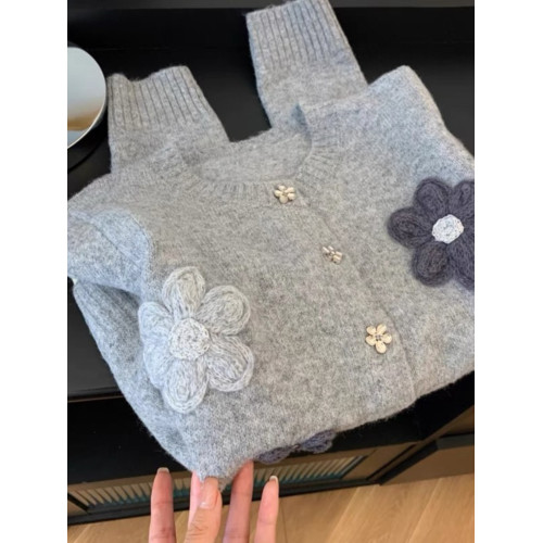 高級感超好看花朵灰色毛衣外套大碼女裝胖mm秋冬韓系針織開衫上衣