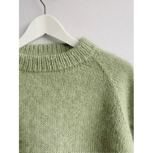 高級感牛油果綠短款套頭針織衫女秋冬慵懶風軟糯毛衣內搭打底上衣 高級感牛油果綠短款套頭針織衫女秋冬慵懶風軟糯毛衣內搭打底上衣