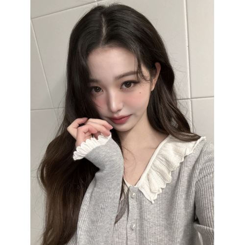 韓代 張元英同款 甜美荷葉花邊領珍珠釦軟糯羊毛針織開衫外套 韓代 張元英同款 甜美荷葉花邊領珍珠釦軟糯羊毛針織開衫外套