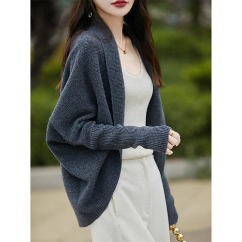 歐貨高檔2025新款設計感小衆時尚氣質蝙蝠袖開衫鬭篷披肩毛衣外套 歐貨高檔2025新款設計感小衆時尚氣質蝙蝠袖開衫鬭篷披肩毛衣外套