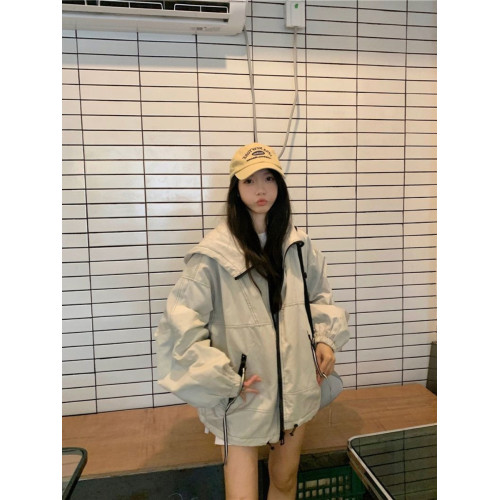 胖MM大碼300斤美式復古連帽沖鋒衣外套女春秋設計感小衆夾克上衣 胖MM大碼300斤美式復古連帽沖鋒衣外套女春秋設計感小衆夾克上衣