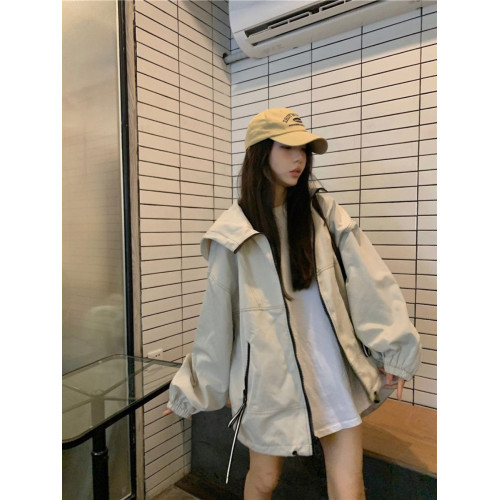 胖MM大碼300斤美式復古連帽沖鋒衣外套女春秋設計感小衆夾克上衣 胖MM大碼300斤美式復古連帽沖鋒衣外套女春秋設計感小衆夾克上衣