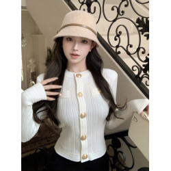 法式小香風高級感毛衣女春秋氣質短款針織開衫外套修身打底衫內搭