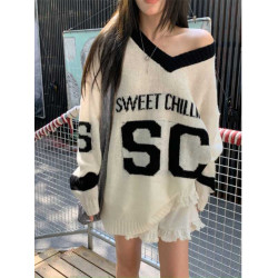 白色毛衣女早秋慵懶高級感v領上衣寬松運動風字母提花套頭針織衫