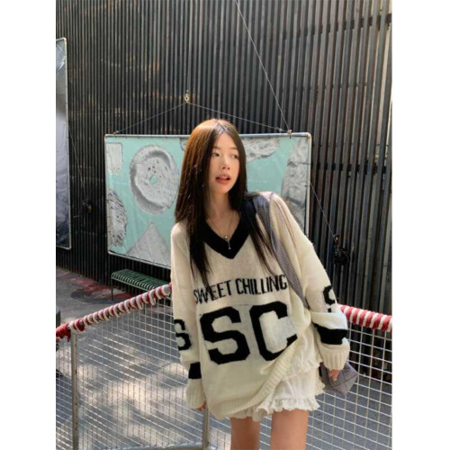 白色毛衣女早秋慵懶高級感v領上衣寬松運動風字母提花套頭針織衫 白色毛衣女早秋慵懶高級感v領上衣寬松運動風字母提花套頭針織衫