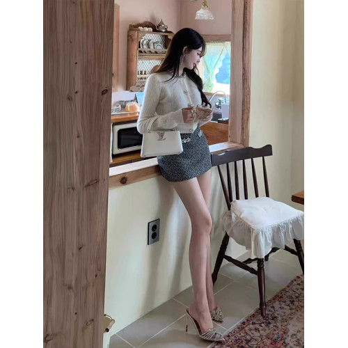 法式名媛小香風鑲鑽針織衫女款秋冬毛衣馬海毛外套氣質千金感上衣 法式名媛小香風鑲鑽針織衫女款秋冬毛衣馬海毛外套氣質千金感上衣