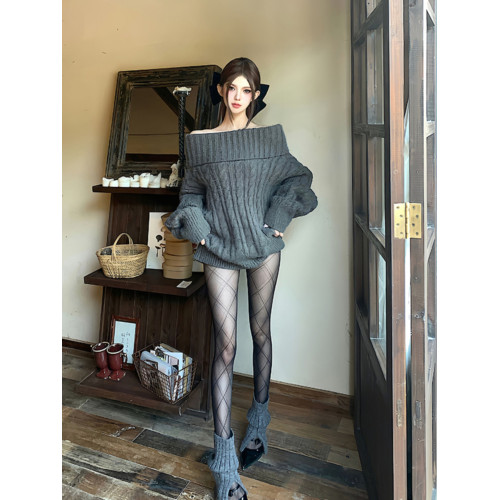 早秋韓系穿搭灰色一字肩麻花毛衣女秋冬加厚慵懶風露肩針織衫上衣 早秋韓系穿搭灰色一字肩麻花毛衣女秋冬加厚慵懶風露肩針織衫上衣