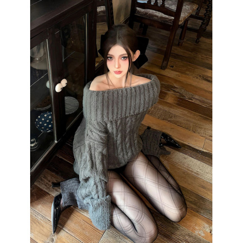 早秋韓系穿搭灰色一字肩麻花毛衣女秋冬加厚慵懶風露肩針織衫上衣 早秋韓系穿搭灰色一字肩麻花毛衣女秋冬加厚慵懶風露肩針織衫上衣