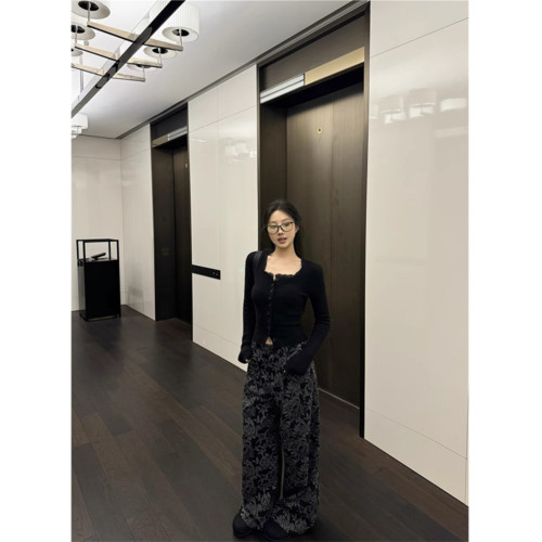 miu系方領蕾絲拼接毛衣開衫女早春打底氣質高級感短款針織上衣ins