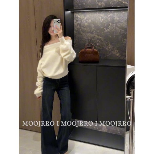 白色一字肩長袖毛衣女秋冬季高級感針織衫寬松慵懶風顯瘦套頭上衣 白色一字肩長袖毛衣女秋冬季高級感針織衫寬松慵懶風顯瘦套頭上衣