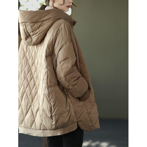 200斤自製連帽白鴨羽絨服女菱格文藝休閒保暖寬松保暖大碼外套 200斤自製連帽白鴨羽絨服女菱格文藝休閒保暖寬松保暖大碼外套