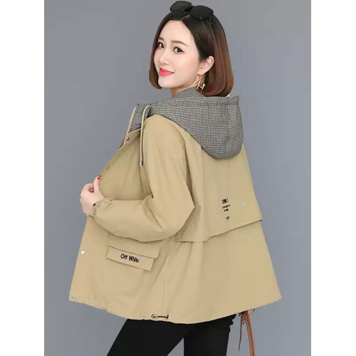 品牌折釦專櫃女士短外套春秋季時尚早初秋薄風衣媽媽休閒上衣 品牌折釦專櫃女士短外套春秋季時尚早初秋薄風衣媽媽休閒上衣